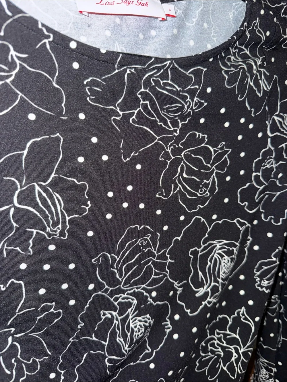 Lisa Says Gah Black Long-Sleeve Floral Print Top - Picture 3 of 8